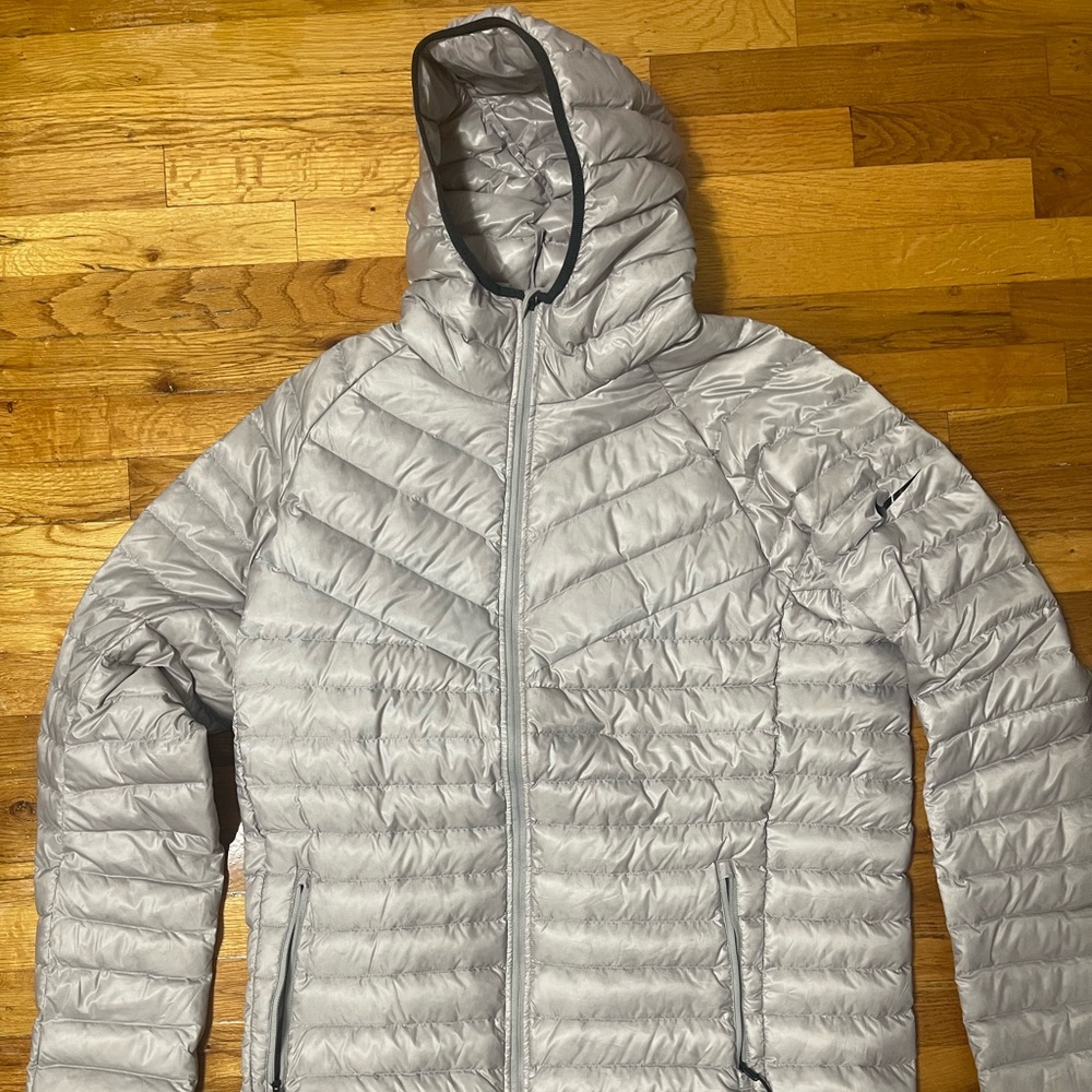 Nike Men Sportswear aeroloft down filled Windrunner Jacket